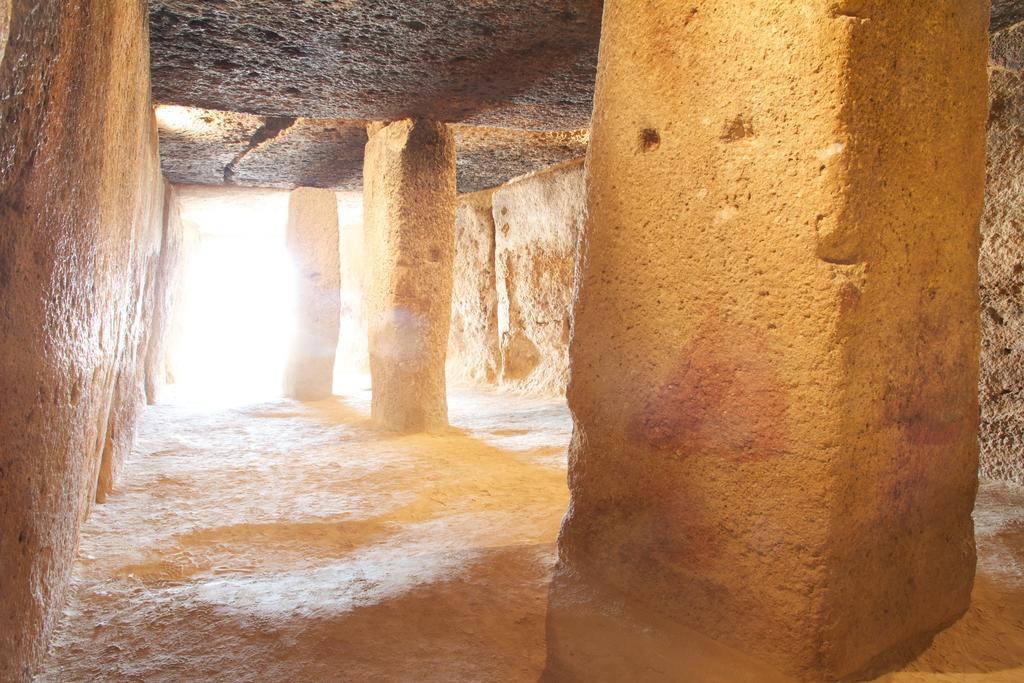 Los Dolmenes Antequera Exterior photo